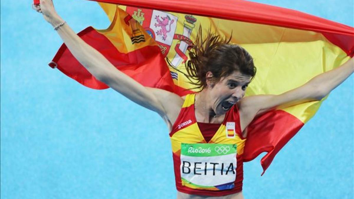 Ruth Beitia celebró por todo lo alto su título olímpico en salto de altura
