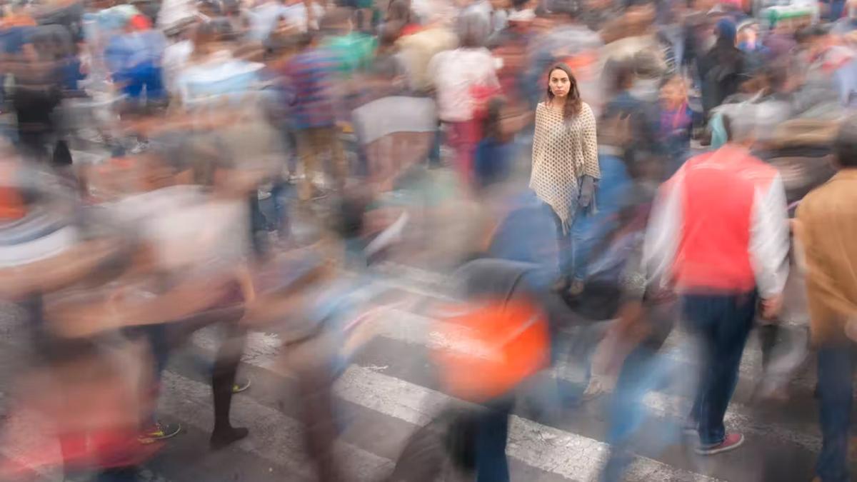 Algunas teorías del viaje en el tiempo sugieren que uno puede observar el pasado como si estuviera viendo una película, pero no puede interferir con las acciones de los personajes que intervienen en ella.