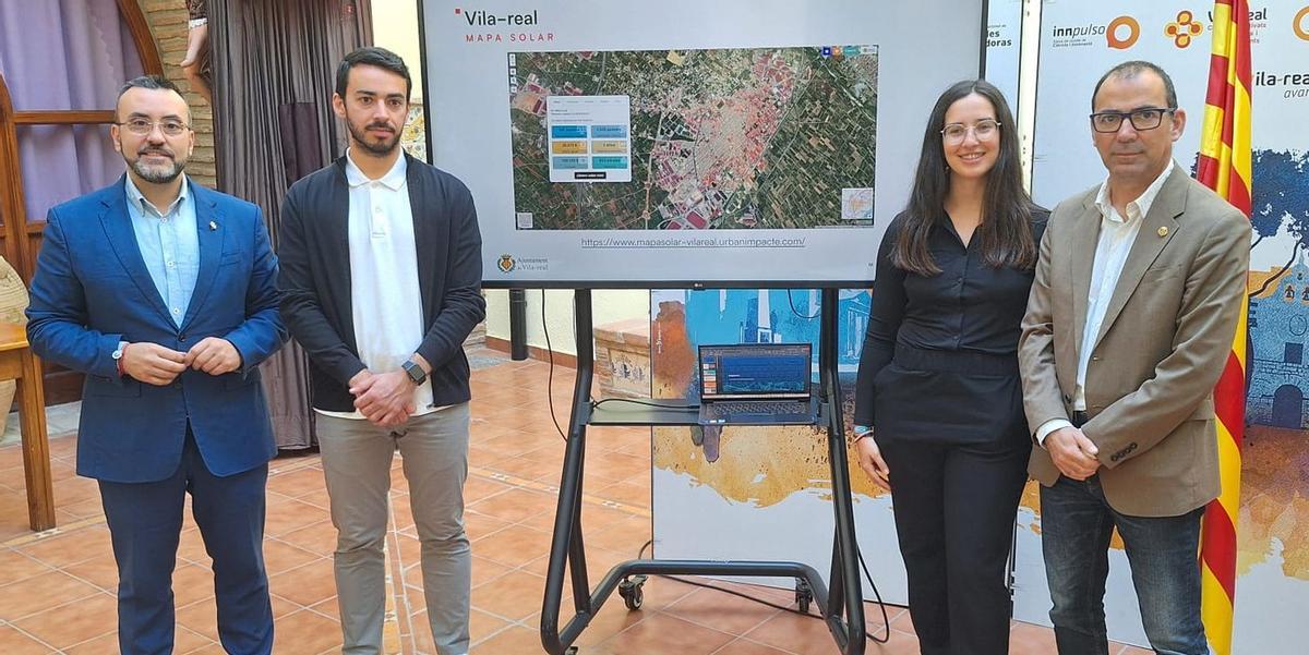 El alcalde Benlloch y el concejal Madrigal han presentado el mapa solar de Vila-real junto a los responsables de la empresa que lo ha elaborado.