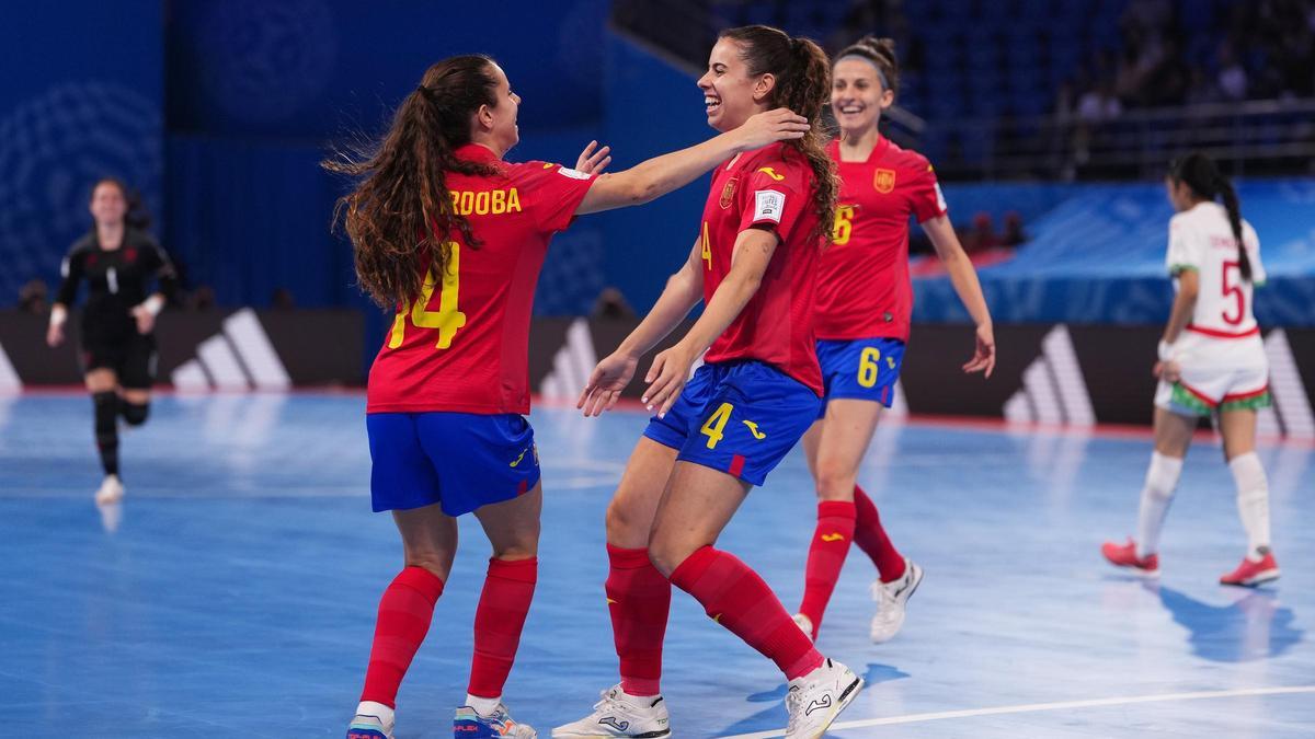 Las jugadoras de la Selección celebran un tanto ante Marruecos.