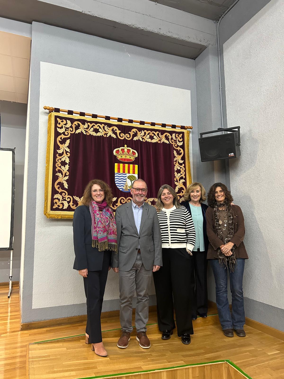 Marco, con el alcalde Juanjo Berenguer y la concejala Marisa Navarro, Abril y Belliure