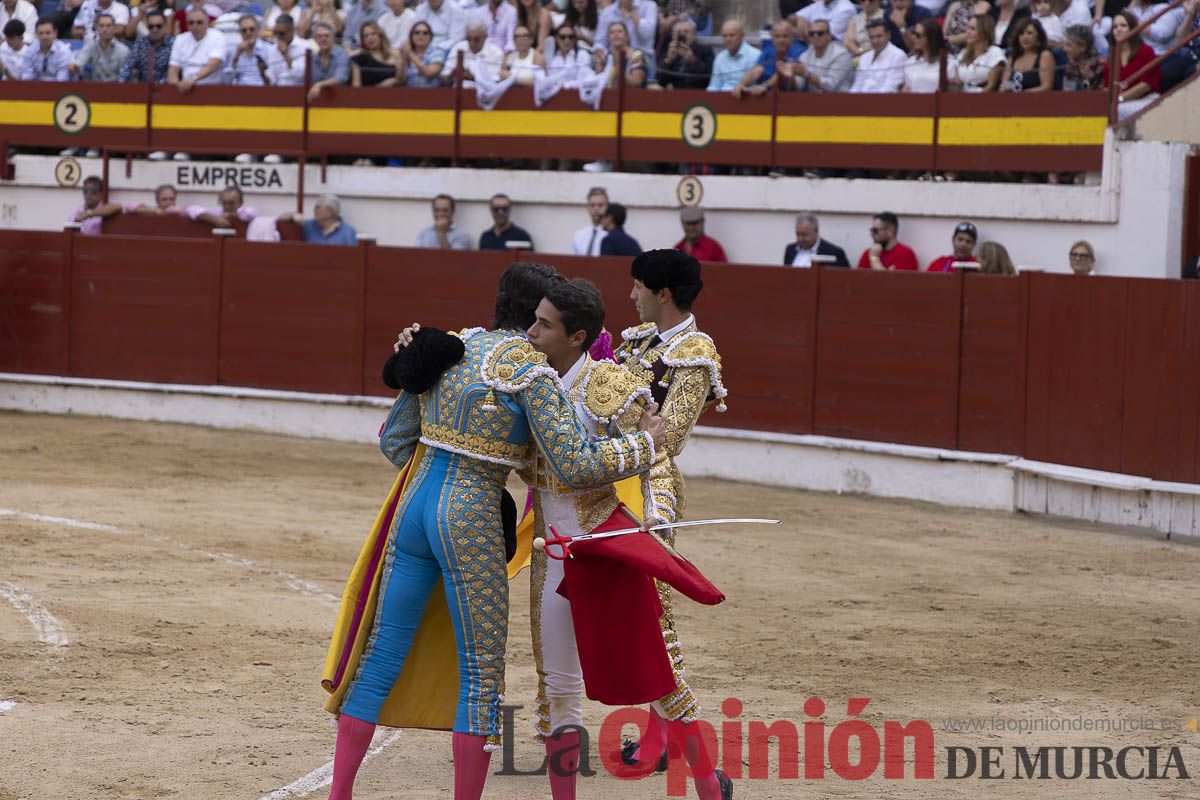 Tarde histórica en Abarán con la alternativa de José María Trigueros y el indulto de Tomás Rufo, junto a Castella salieron a hombros
