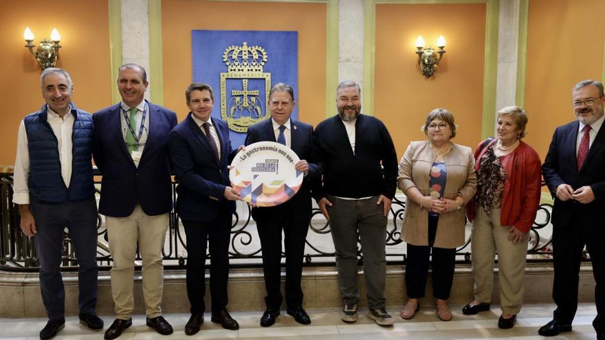 Canteli avala la capitalidad gastronómica de Oviedo: &quot;Sería un impulso para toda Asturias&quot;