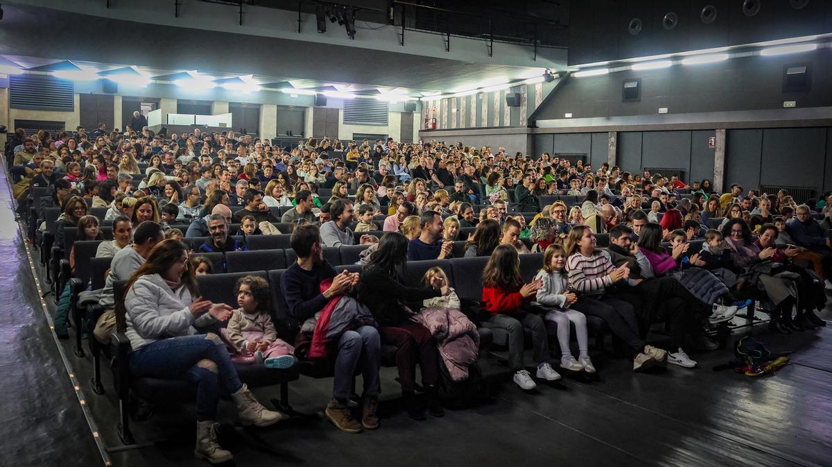 Lleno en el espectáculo ‘My Bubble World’ en el  Teatro Mónaco.