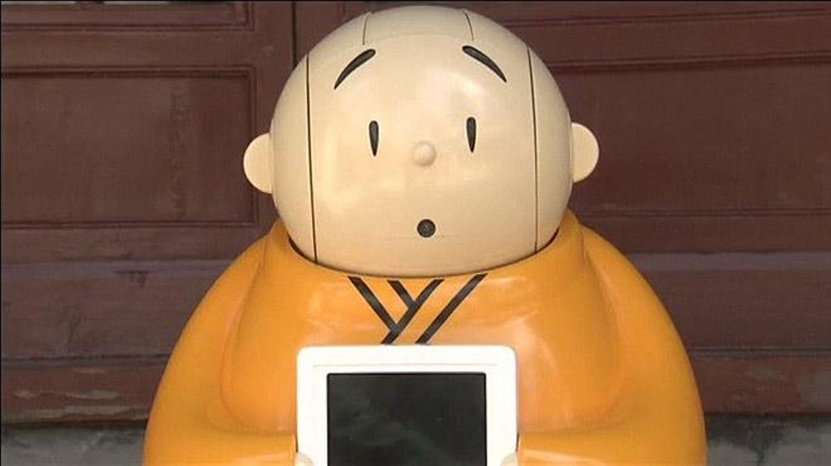 Monjos budistes inventen un monjo robot per fer arribar el budisme als més petits.