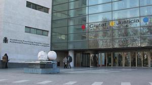 Entrada de la Audiencia Provincial de Valencia.