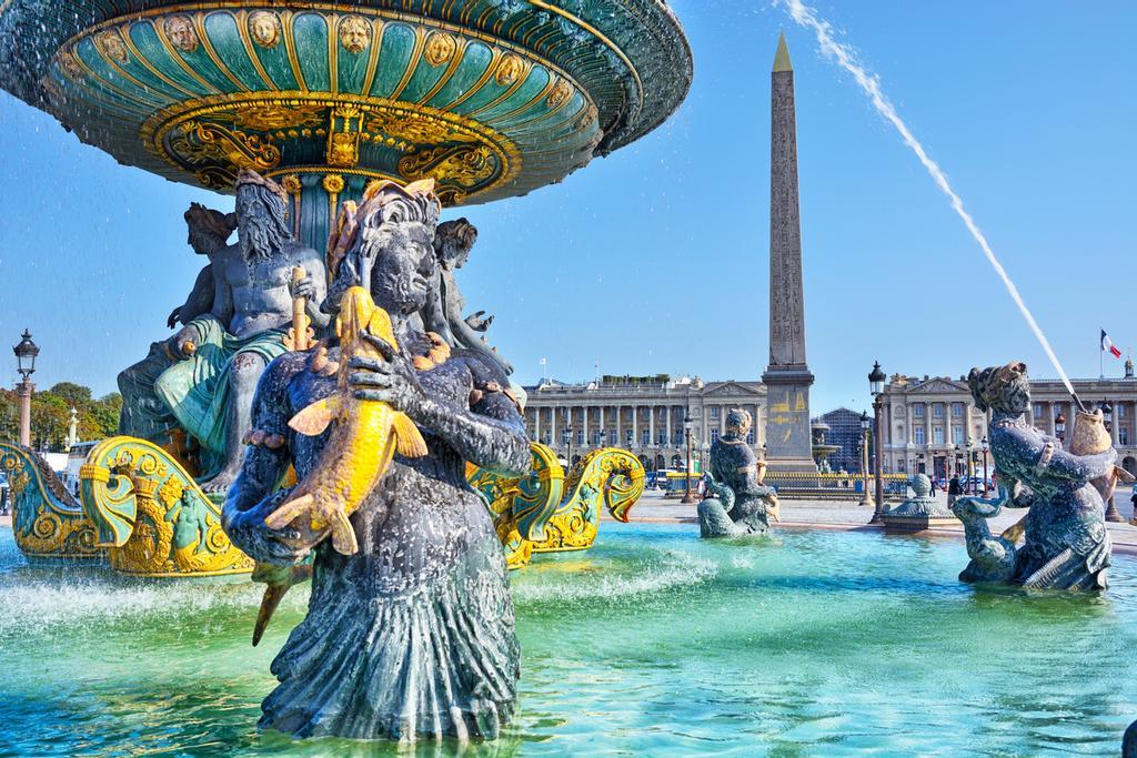 En París hay infinidad de fuentes ornamentales, pero también muchas de las que beber agua.