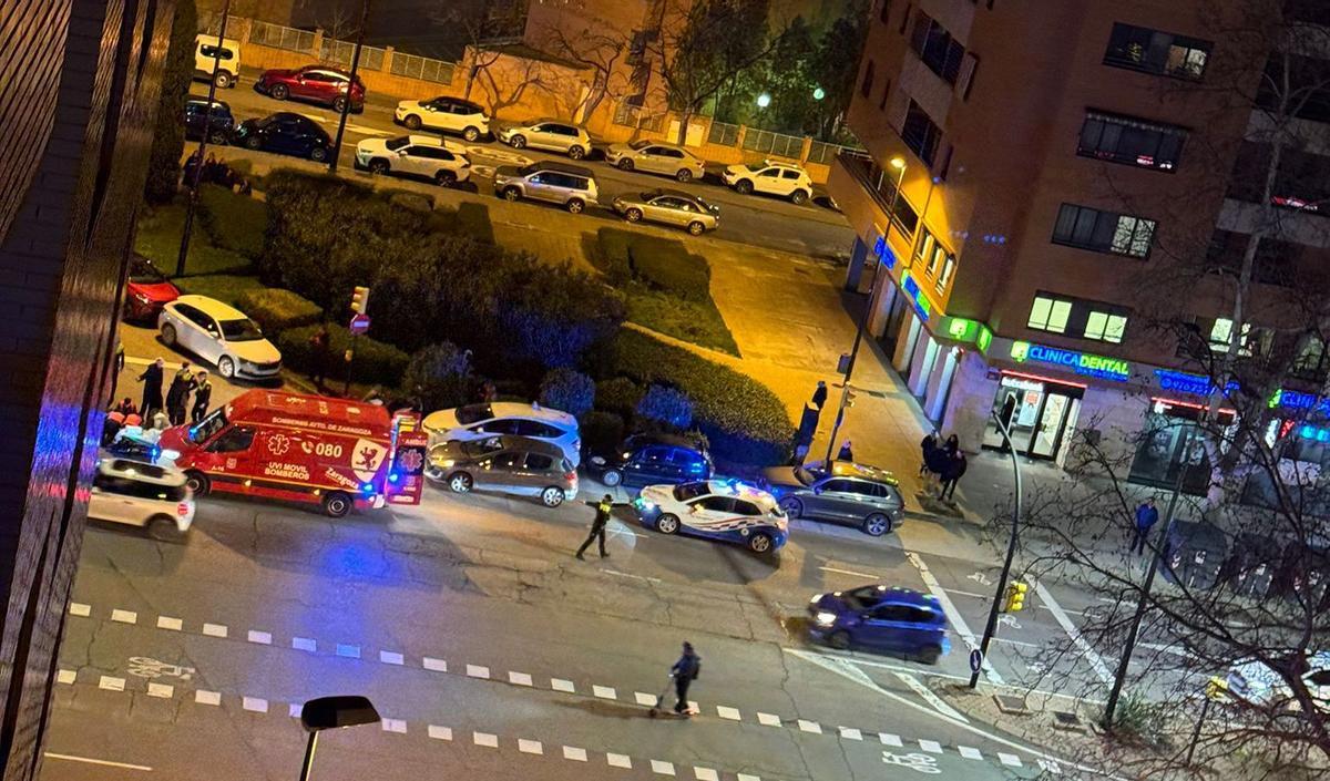 El accidente ha tenido lugar en la avenida Gómez Laguna, en Zaragoza, sobre las 20.10 horas.