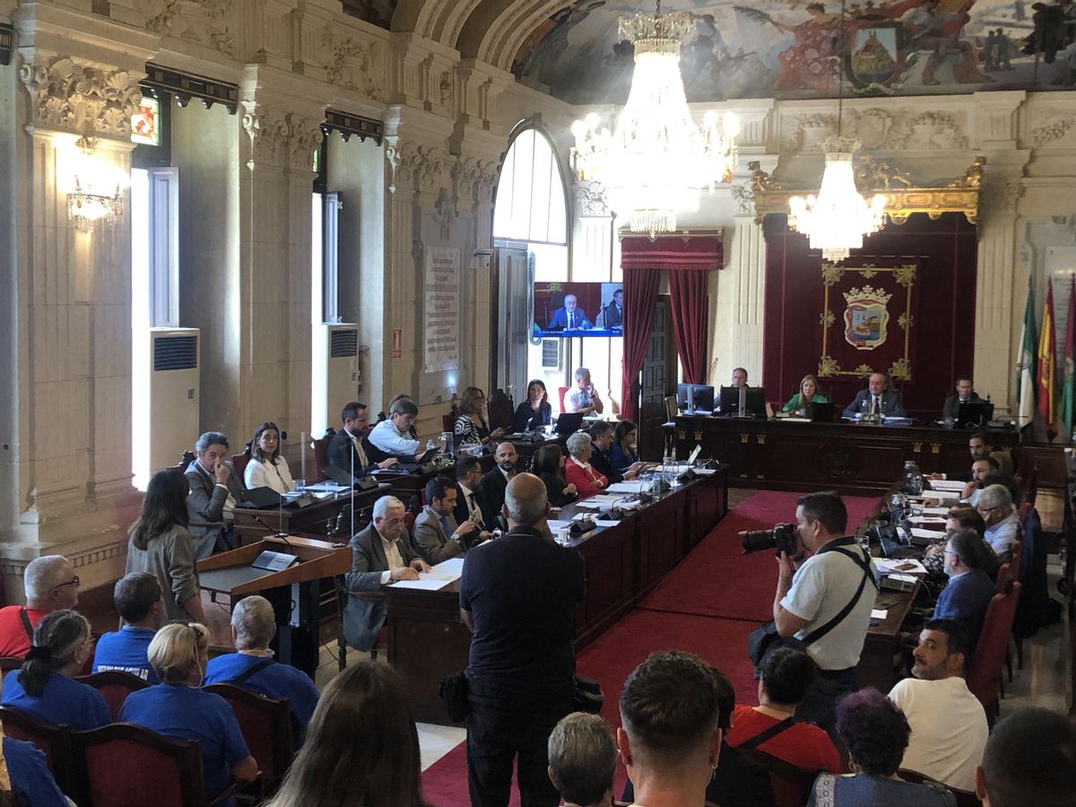 Trinidad Rodríguez, durante su intervención en el pleno municipal.