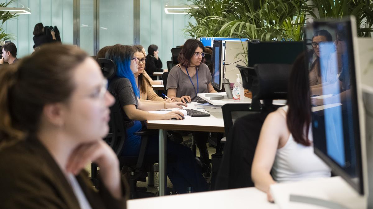 La evidente calidad y la exhaustiva dotación técnica y mecánica de estas instalaciones, unidas a la alta cualificación del profesorado de UNIVERSAE, garantizan la más completa formación a los alumnos de estos grados