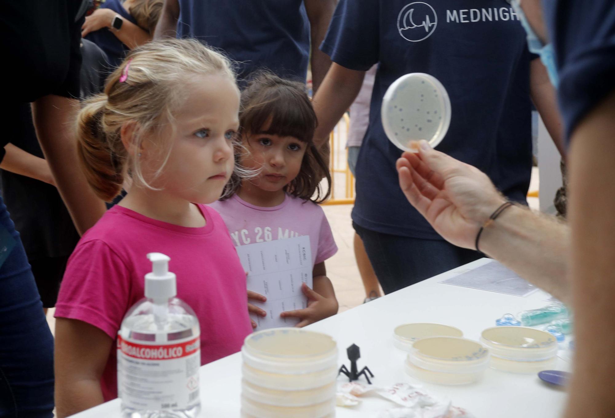 La ‘Nit Mediterrània de les Investigadores’ acerca la ciencia a los niños