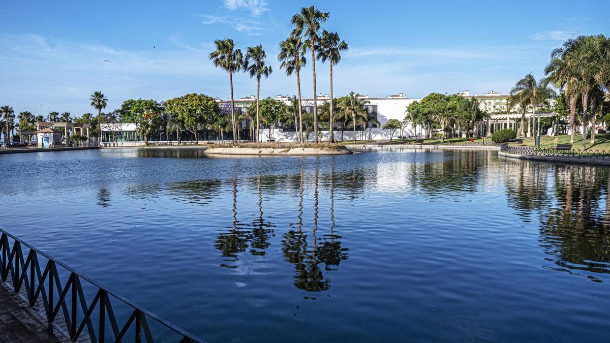 El Parque de Huelin, perfecto para pasar un día al aire libre: con lagunas, puentes de madera y atracciones para los niños