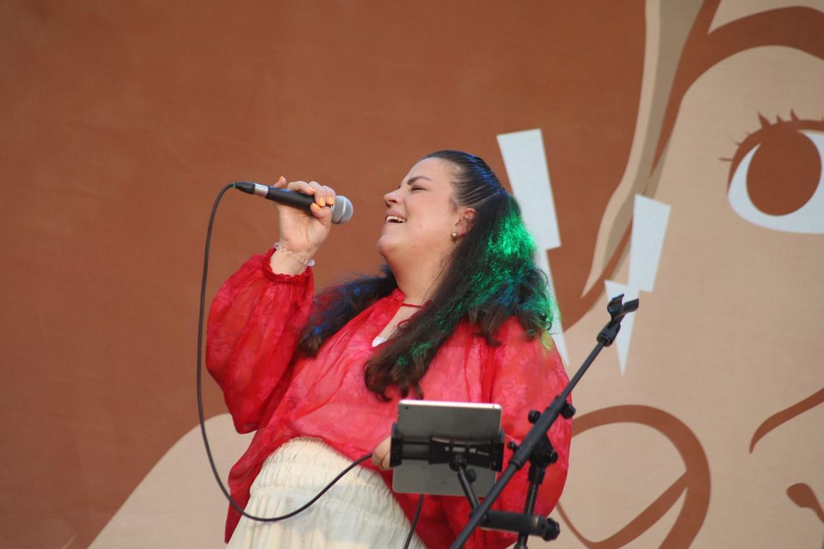 concierto de Eva Ares y Adrián lorenzo en el escenario Majo