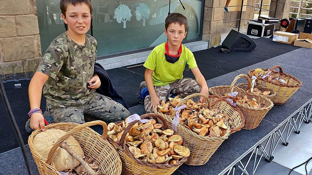 Els germans Sergi i Arnau Vilalta van participar al concurs de bolets i es van endur premis | ANNA COSTA