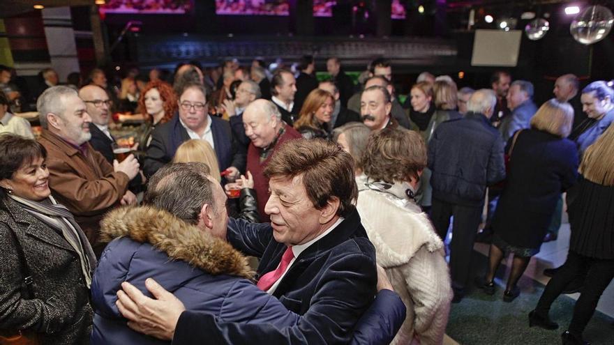 Llanto por la muerte del notario gijonés Ángel Torres, una persona "cercana con su clientela y con un carácter maravilloso"