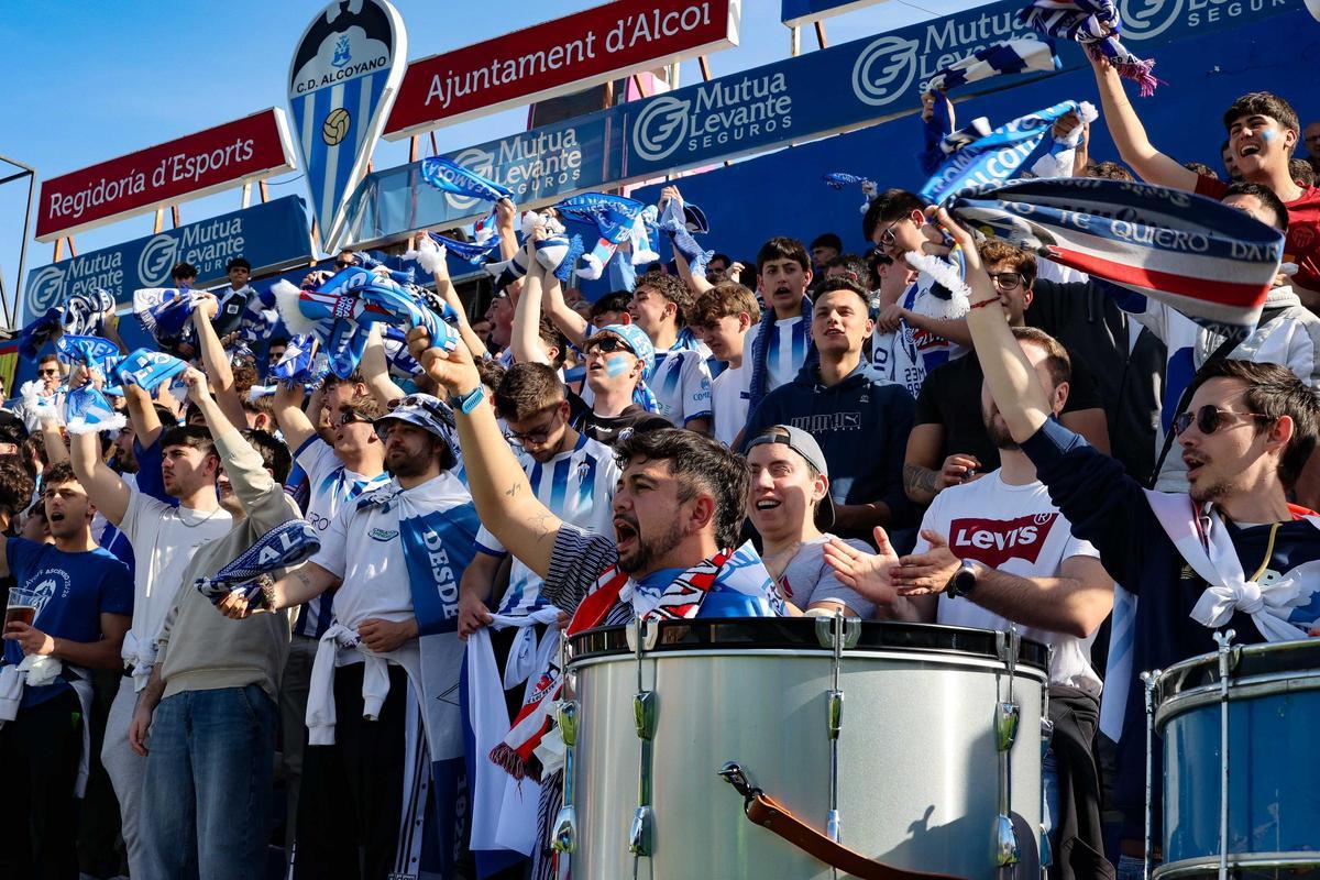 Imágenes del partido de ida del play-off Alcoyano Sanse 0-2