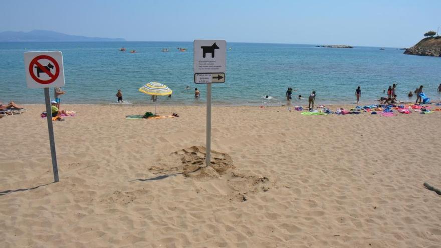 La platja per a gossos de l&#039;Escala