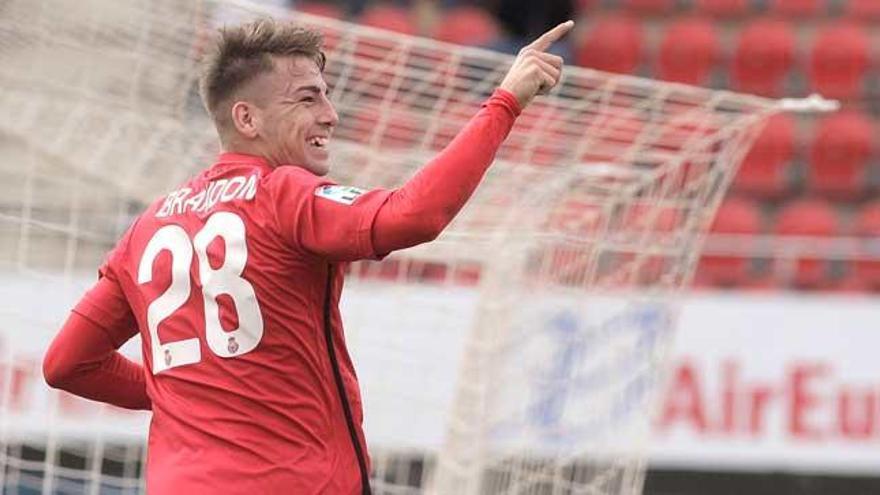 Brandon celebra el tanto que marcó ante el Almería en Son Moix.