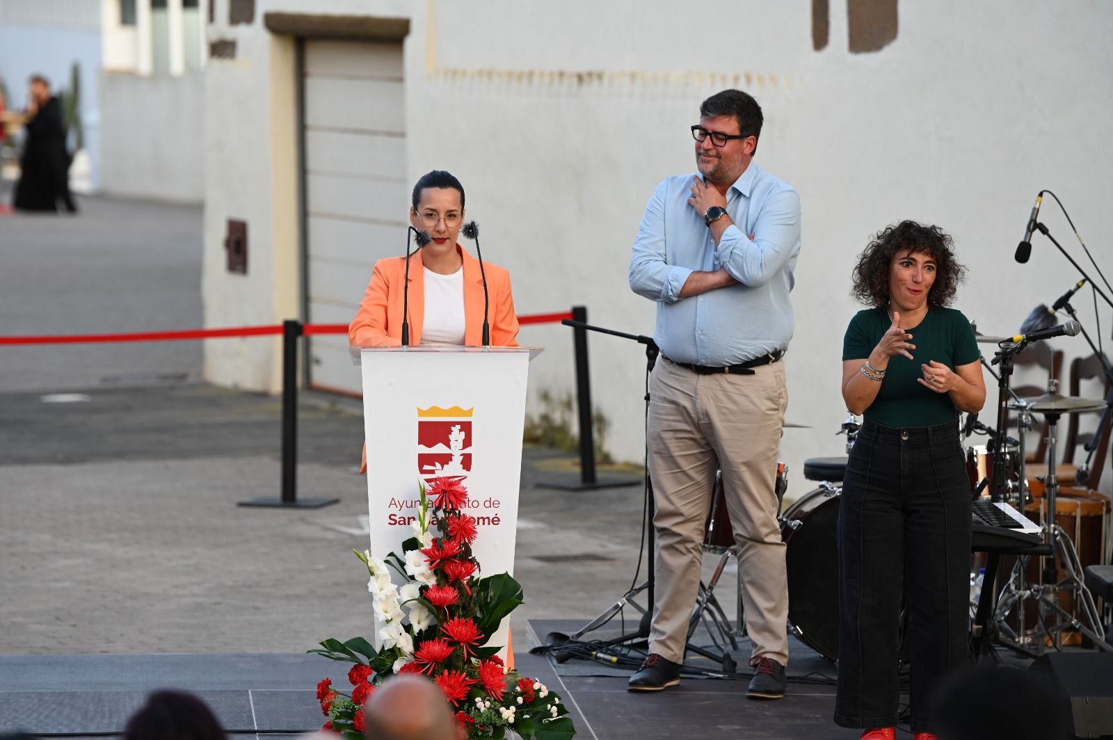 Conjunto escultórico en homenaje al cultivo de batatas en San Bartolomé