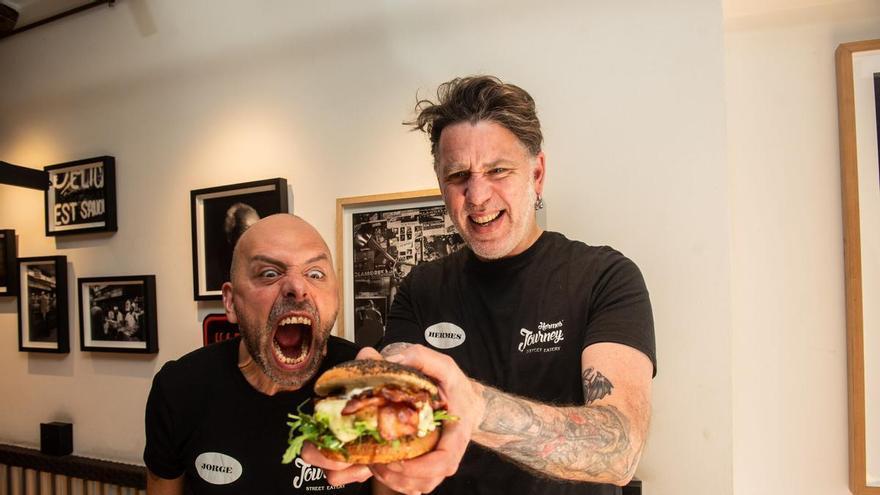 El local de A Coruña que ha logrado el bronce a la mejor hamburguesa de Galicia: "Vendemos 1.500 al mes"