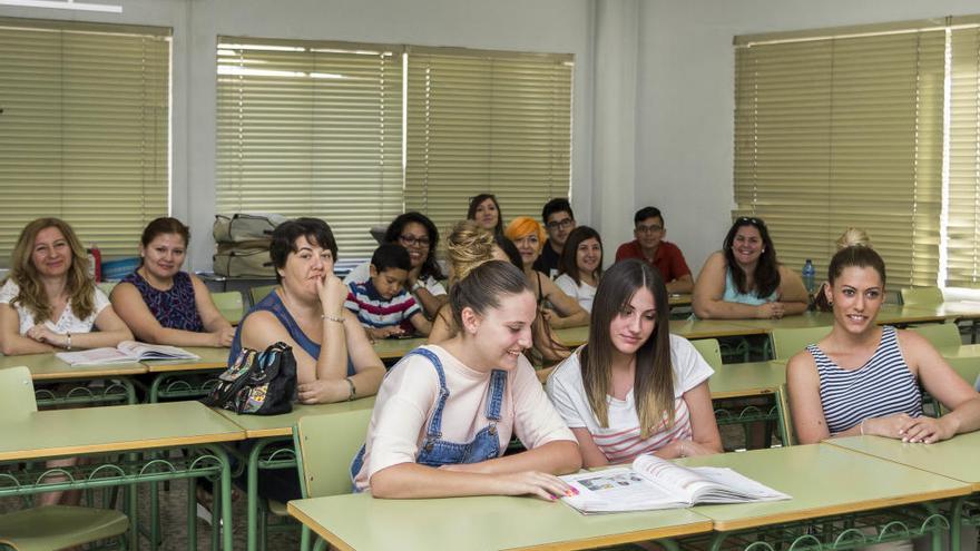 Alumnos de Formación Profesional en el centro de San Antolín.