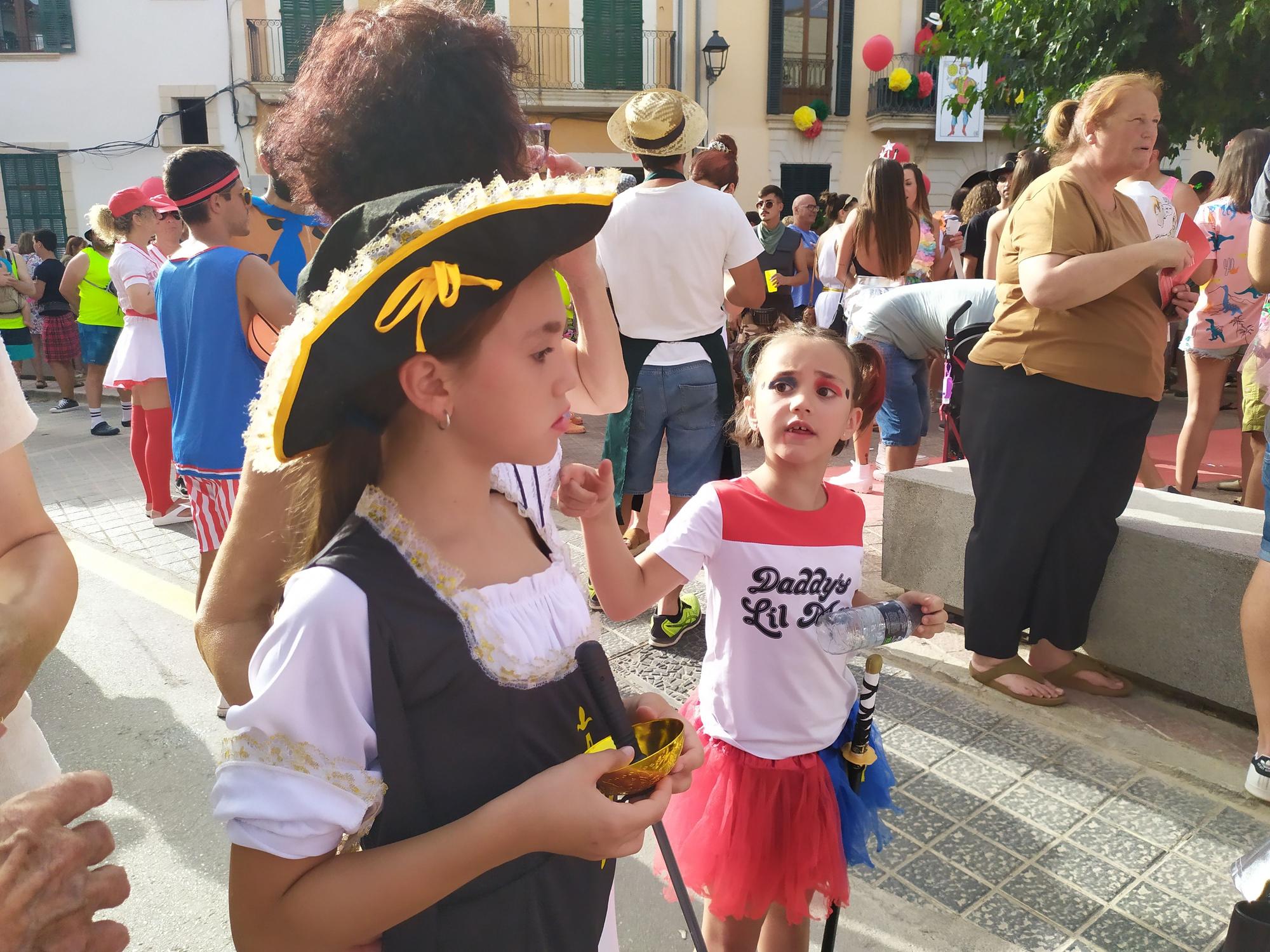 El ‘Carnaval d’estiu’ llena de color Campanet