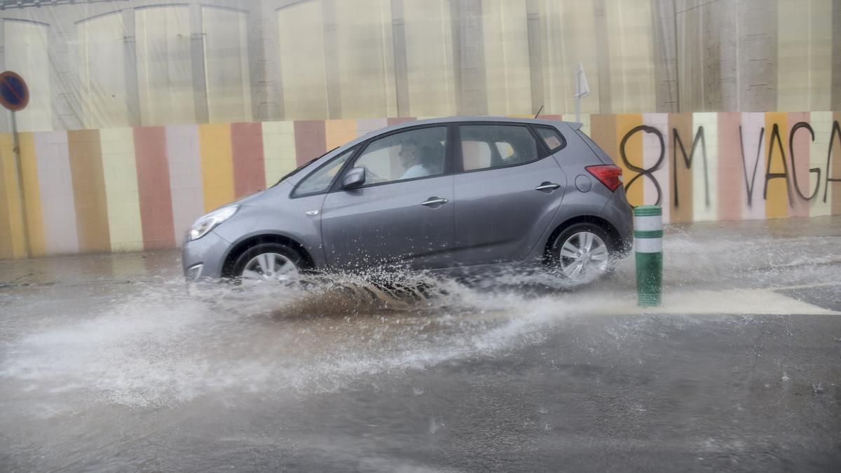 Alerta per pluges i possibles inundacions a Catalunya