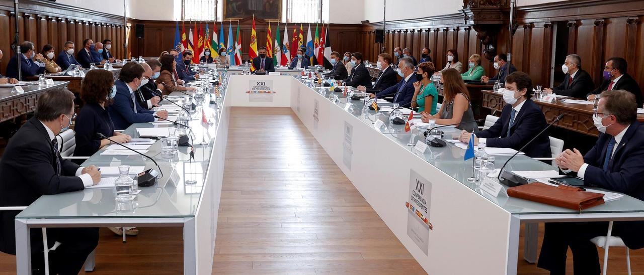 El presidente del Gobierno, Pedro Sánchez, preside la XXI Conferencia de Presidentes, en San Millán de la Cogolla, La Rioja (España), a 31 de julio de 2020.