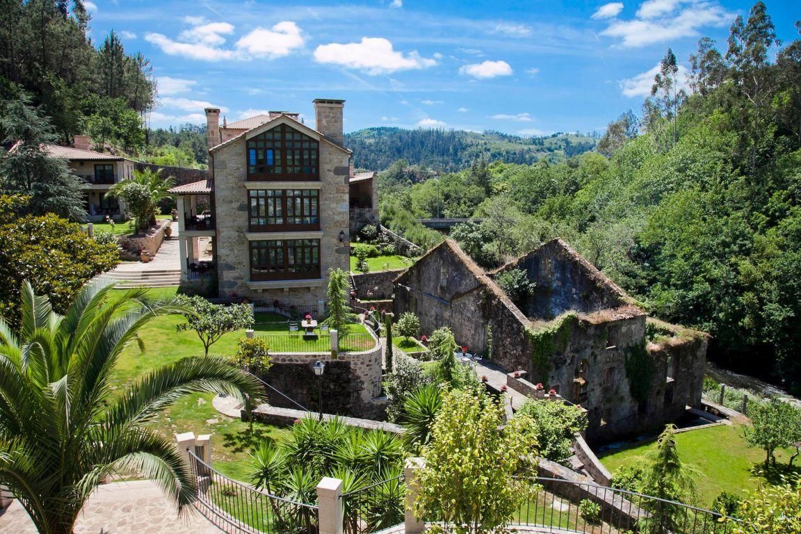 Una vistas únicas de Caldas de Reis y la tradicional casa gallega