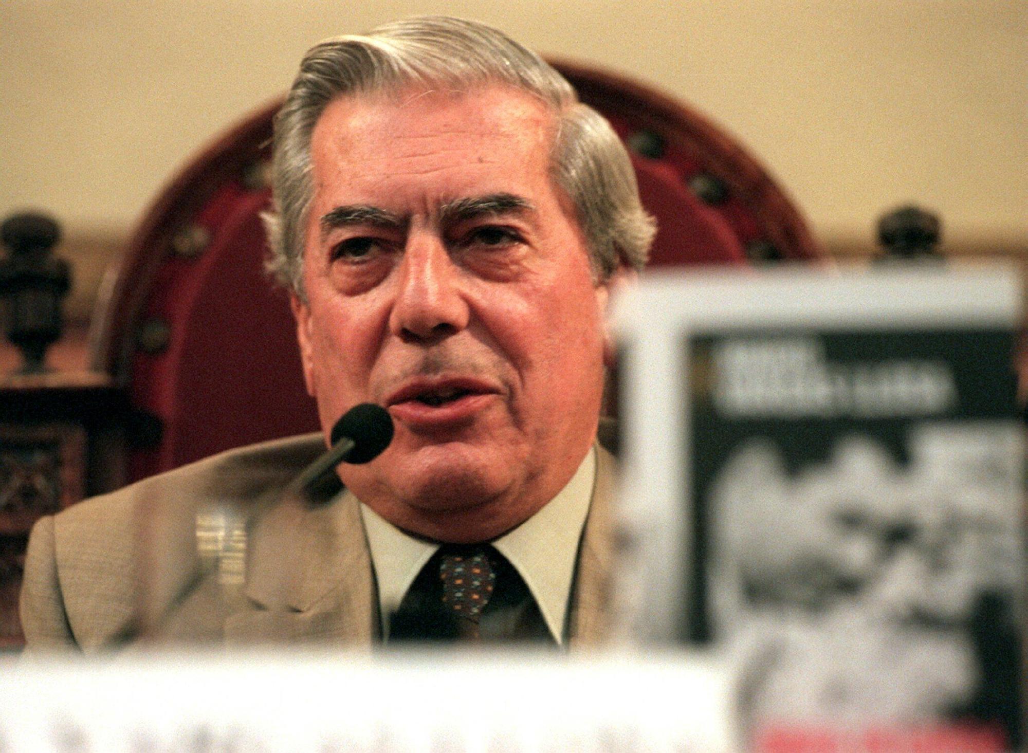 Bryce Echenique, sobre Vargas Llosa: Ha sido el peruano de todos los tiempos