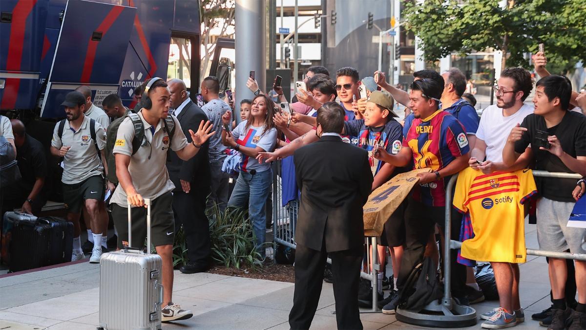 El Barça entrena en Los Ángeles con los siete canteranos