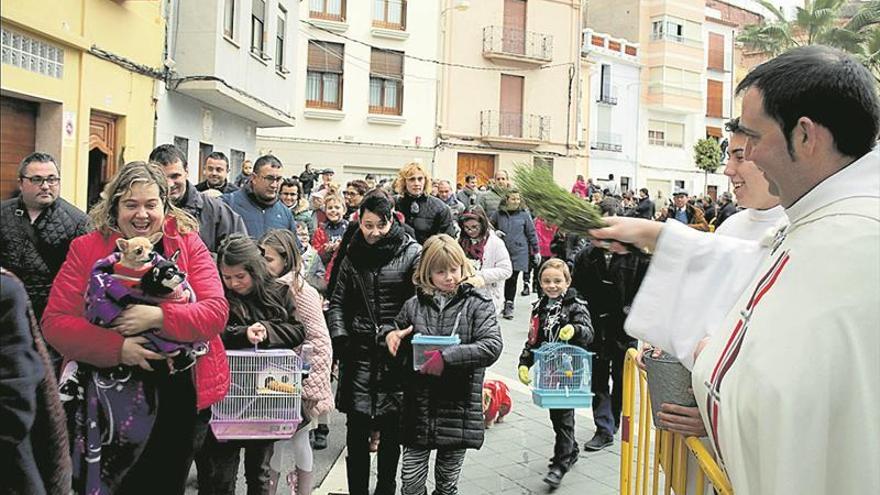 Onda celebra Sant Antoni con un total de tres hogueras