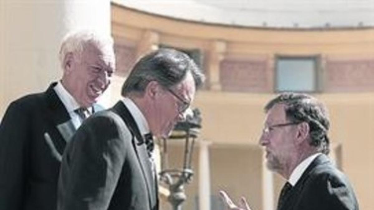 Bienvenida 8 Mas recibe a Rajoy en el palacio de Pedralbes, ayer.