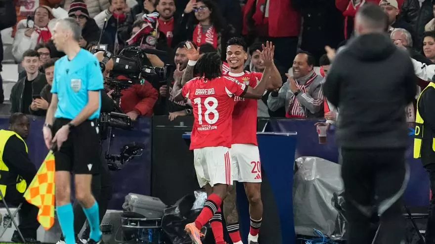 El Benfica cosnigue su segunda victoria en Champions frente al Nápoles