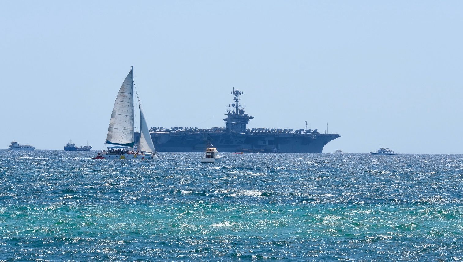 Auf dem Flugzeugträger in der Bucht von Palma de Mallorca