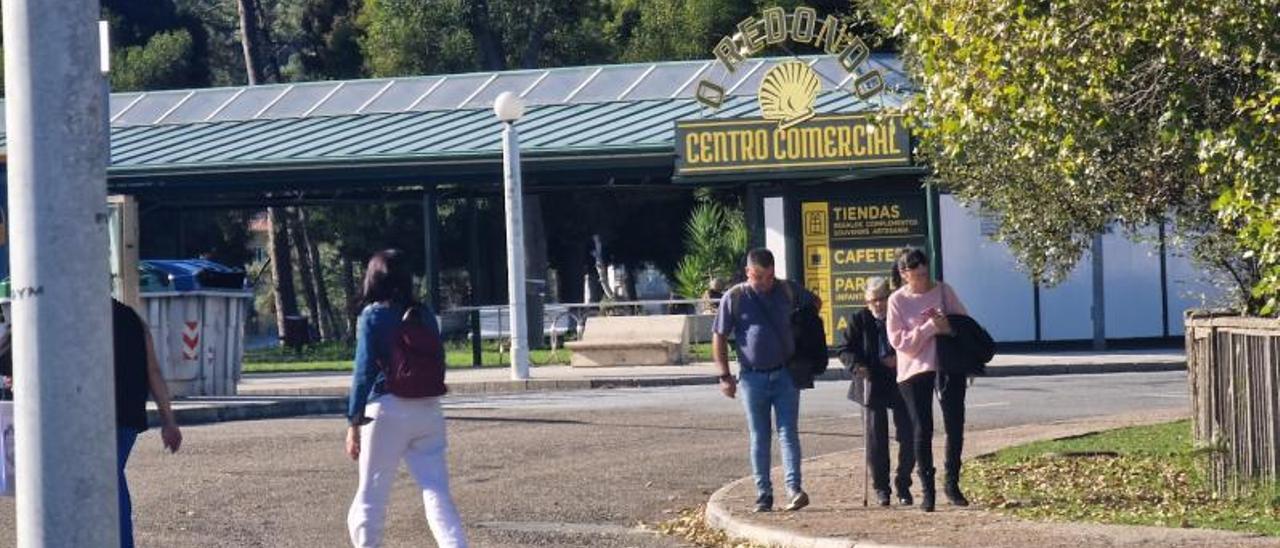 Uno de los viales interiores de la isla de A Toxa. |   //  FDV