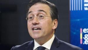 Albares exigeix a les ambaixades prioritzar l’oficialitat del català
