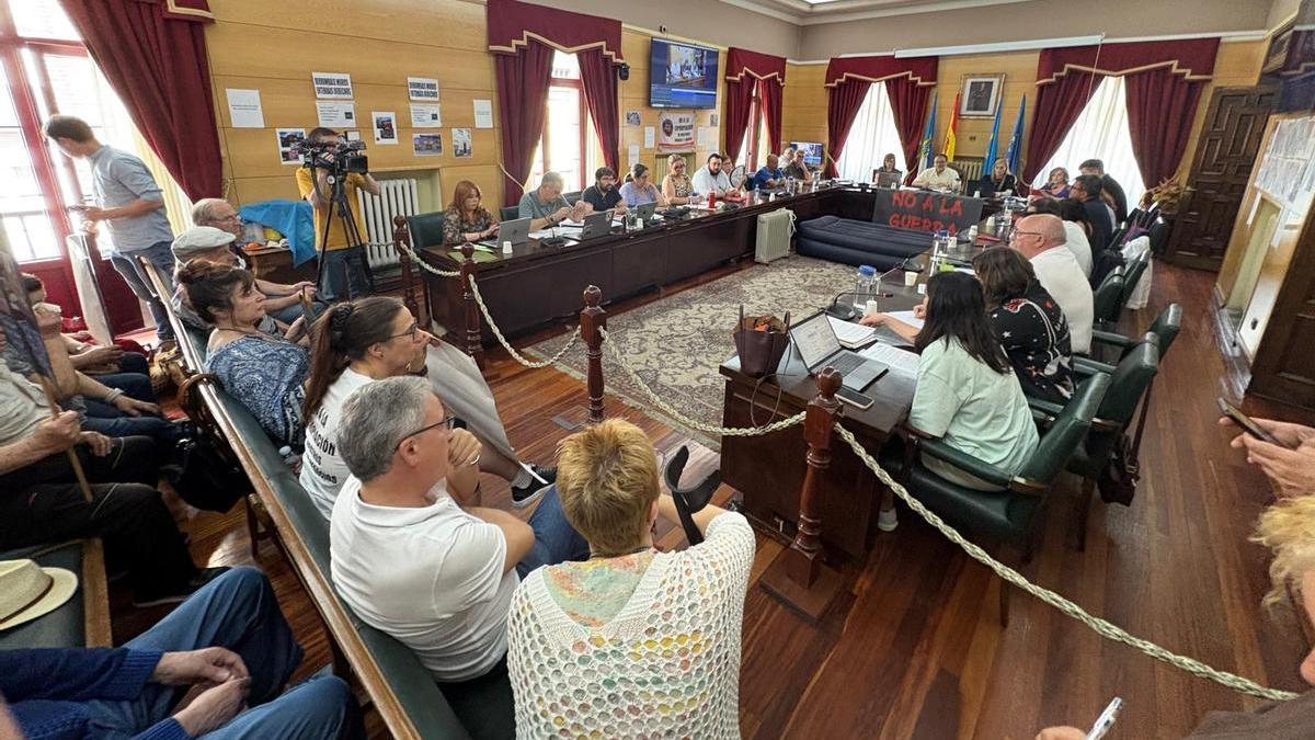 Pleno extraordinario sobre el proyecto urbanístico del barrio de El Puente, en Langreo