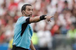 ¿Quién es Fernando Rapallini, árbitro del España-Marruecos?