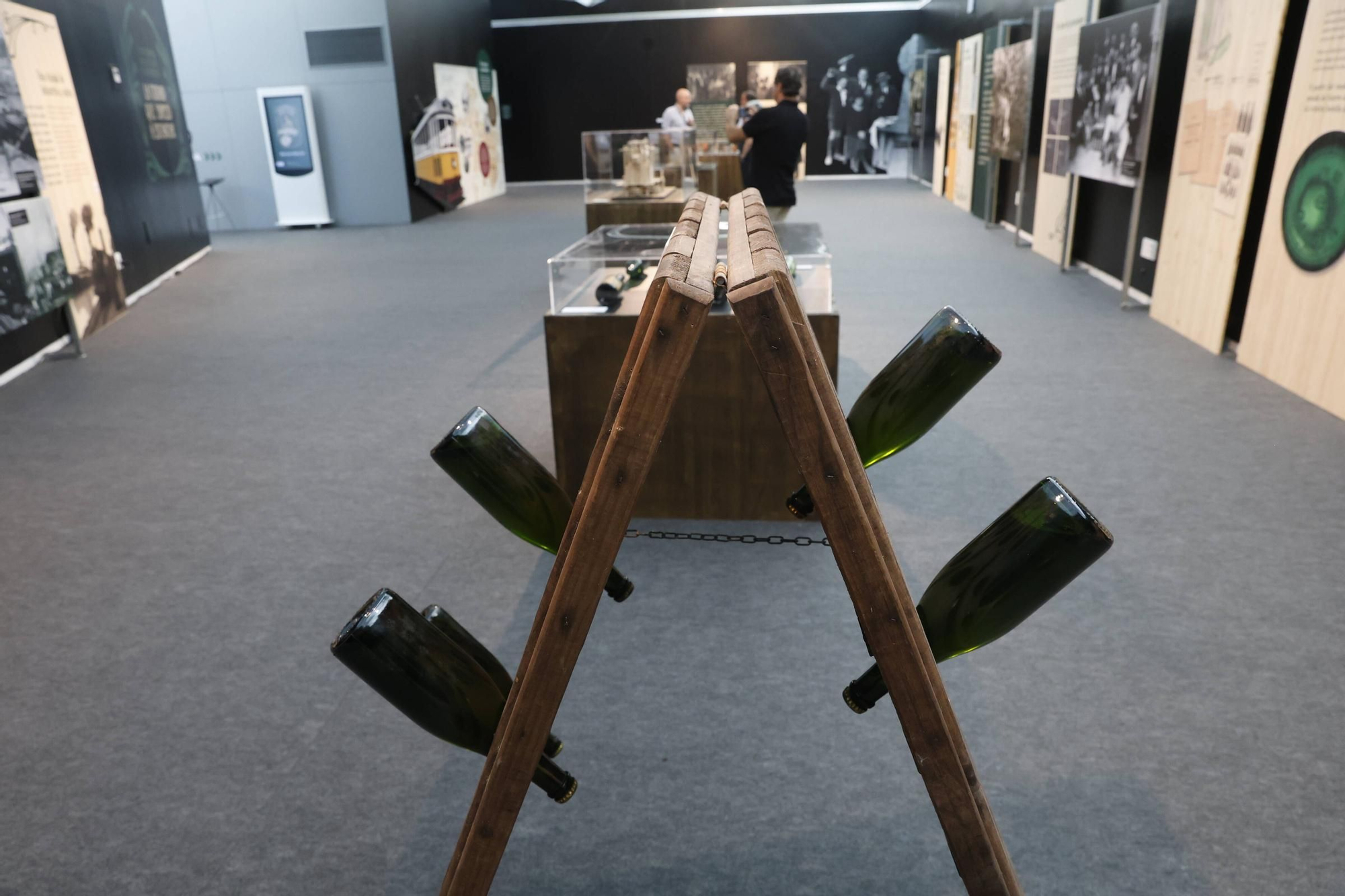 Gijón escancia su historia sidrera en la Feria de Muestras: así es el stand del Ayuntamiento (en imágenes)