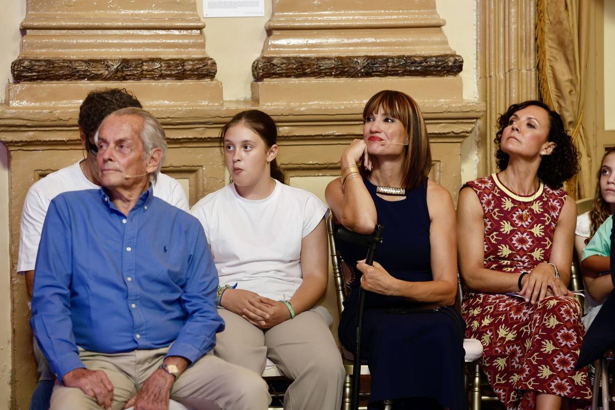Córdoba. IMBATIBLES estrena en Córdoba el valor de la superación. IMBATIBLES, las charlas motivacionales conducidas por el periodista Fernando Díaz de la Guardia, con Irene Villa, Eduardo Strauch, Cisco García y José Peña. Real Círculo de la Amistad