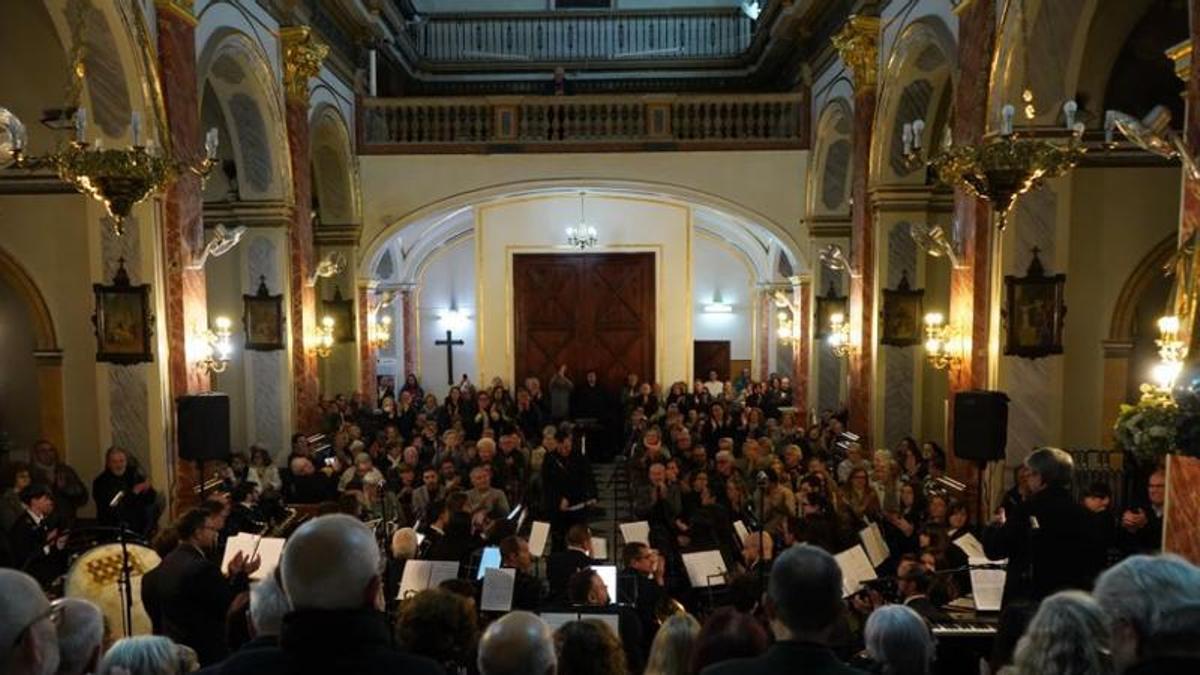 Estreno de la obra «29 d’octubre» de Miquel Juan interpretada en la iglesia de Massanassa