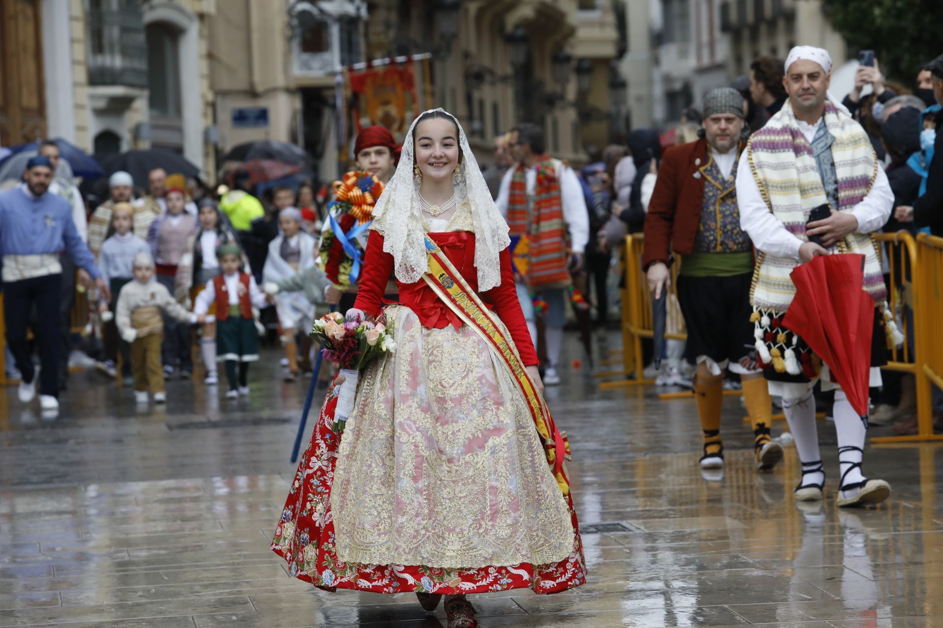 Búscate en el primer día de Ofrenda por la calle Quart (entre las 15.30 y las 17.00 horas)