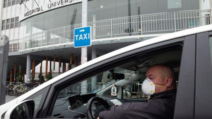 Los taxistas rechazan rebajar el 50% del precio de los viajes, pero lo aplicarán por decreto