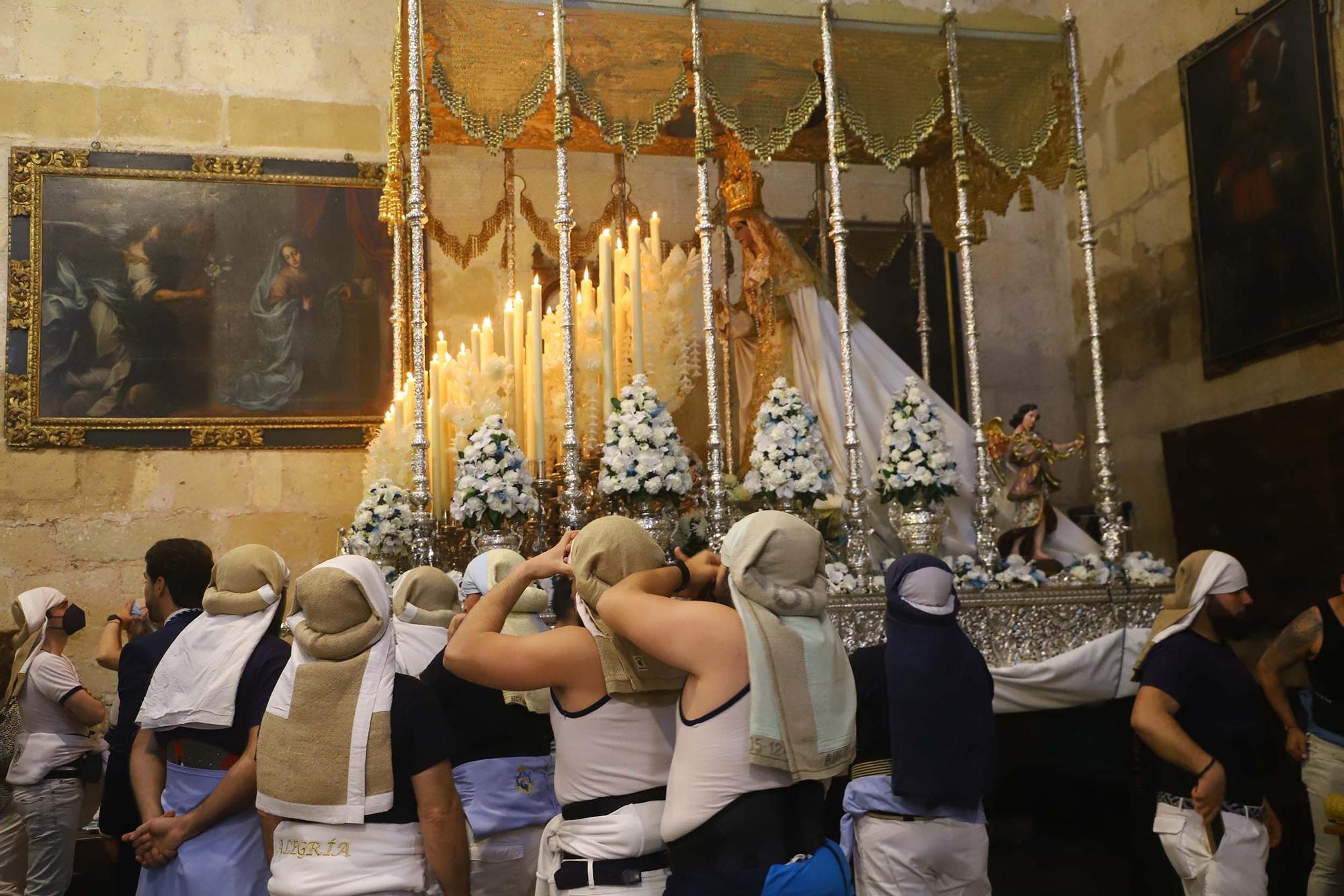 El Resucitado y la Virgen de la Alegría en las calles de Santa Marina