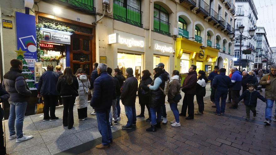 El sorteo del Niño hace reaparecer las filas en las administraciones de lotería de Aragón