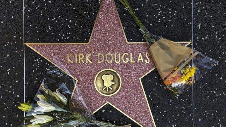 Spielberg: &quot;Kirk Douglas mantuvo su carisma de estrella hasta el final de su maravillosa vida&quot;