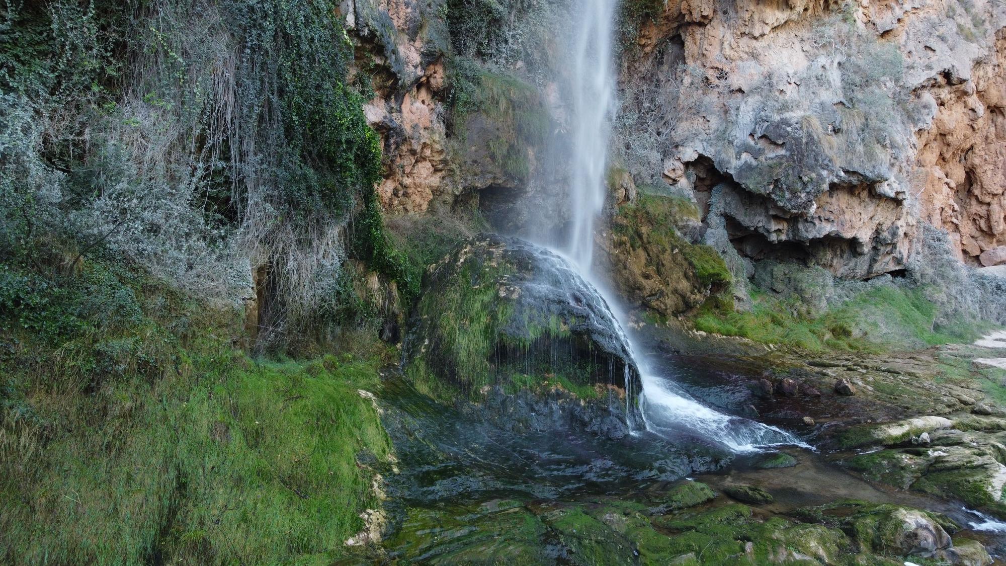 Espectaculares fotos: El Salto de la Novia de Navajas como nunca lo habías visto