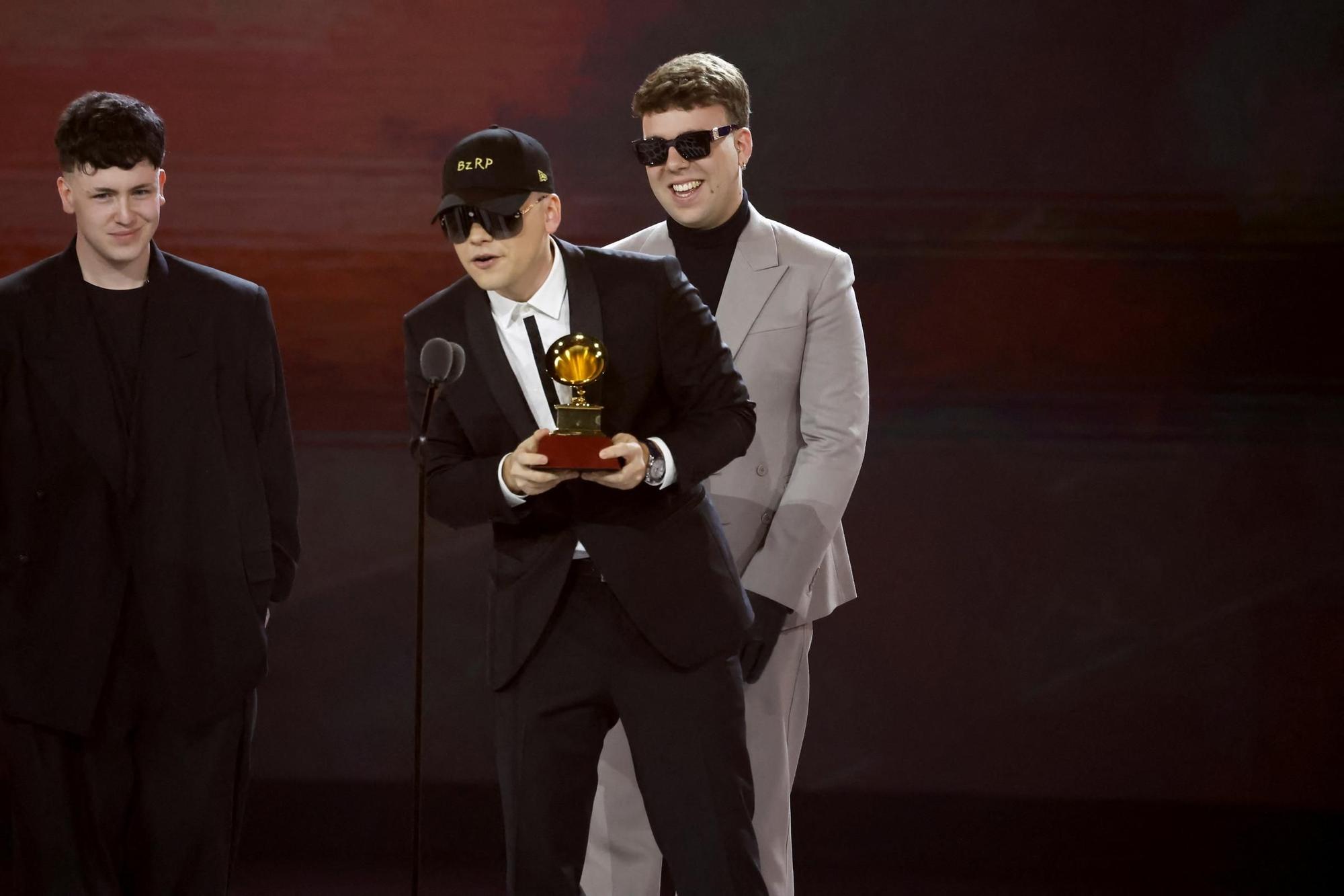 Quevedo triunfa en los Latin Grammy