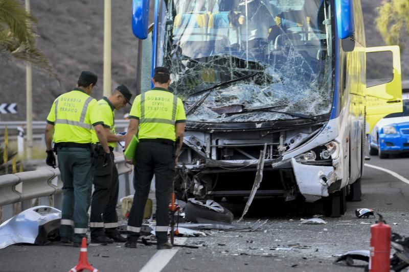 SUCESOS 15-02-2019 CARRETERA BARRANCO DE BALITOS. MOGAN.  Accidente circulatorio entre una guagua y un coche con el resultado de una fallecido  FOTOS: JUAN CASTRO  | 15/02/2019 | Fotógrafo: Juan Carlos Castro